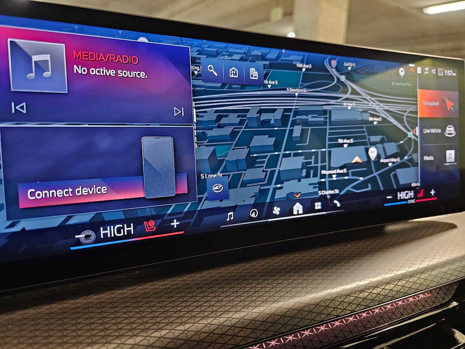 Used 2025 BMW 330i xDrive 330i xDrive w/ Premium Package image 14