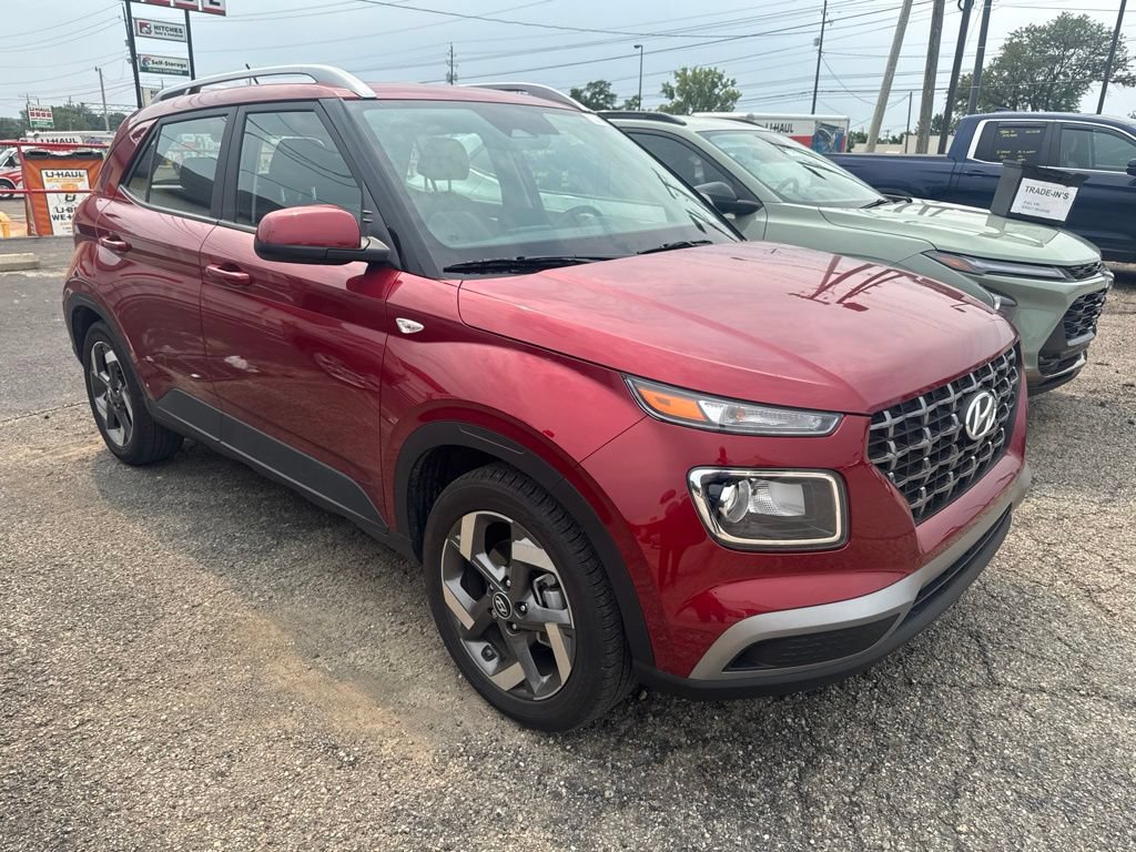 Certified 2024 Hyundai Venue SEL FWD image 8