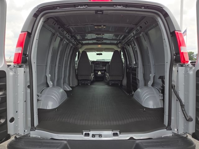 New 2026 Chevrolet Express 2500 w/ Driver Convenience Package RWD image 13