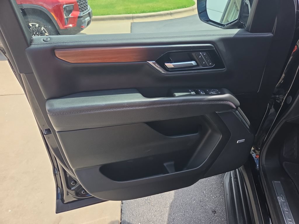 Certified 2025 GMC Yukon Denali AWD/4WD image 27