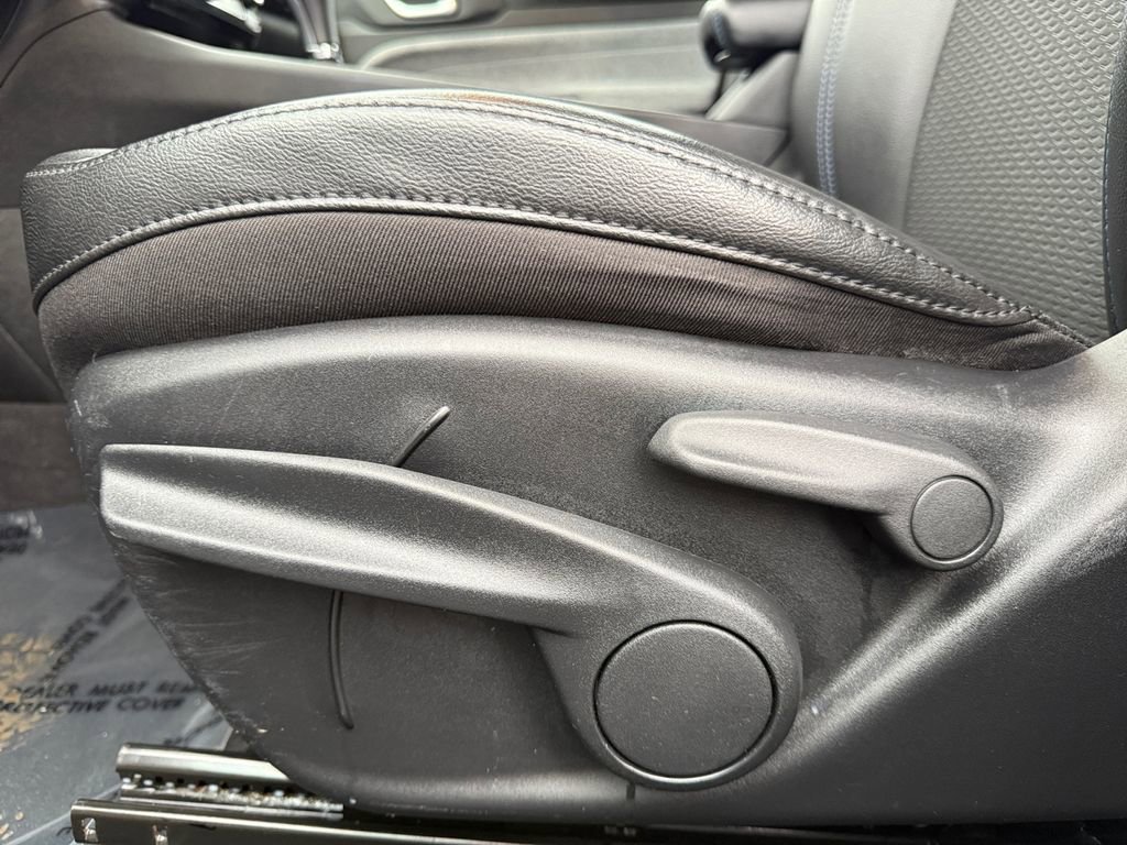 Used 2022 Jeep Compass Latitude image 10