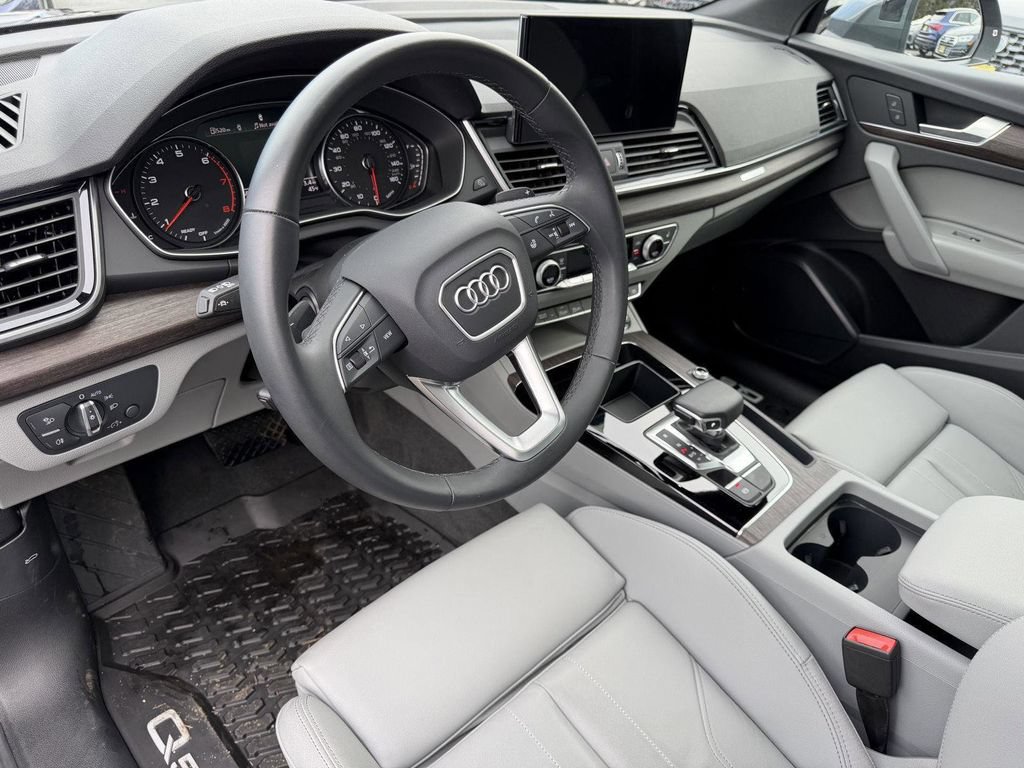 Used 2025 Audi Q5 2.0T Premium AWD/4WD image 16