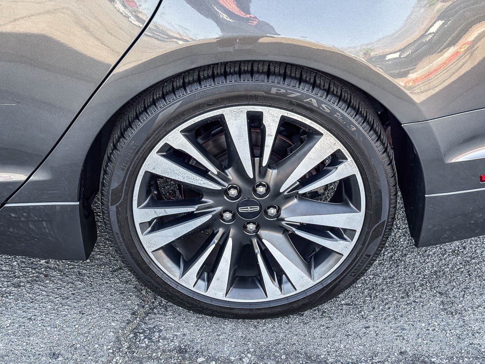Used 2019 Lincoln MKZ Reserve FWD image 12