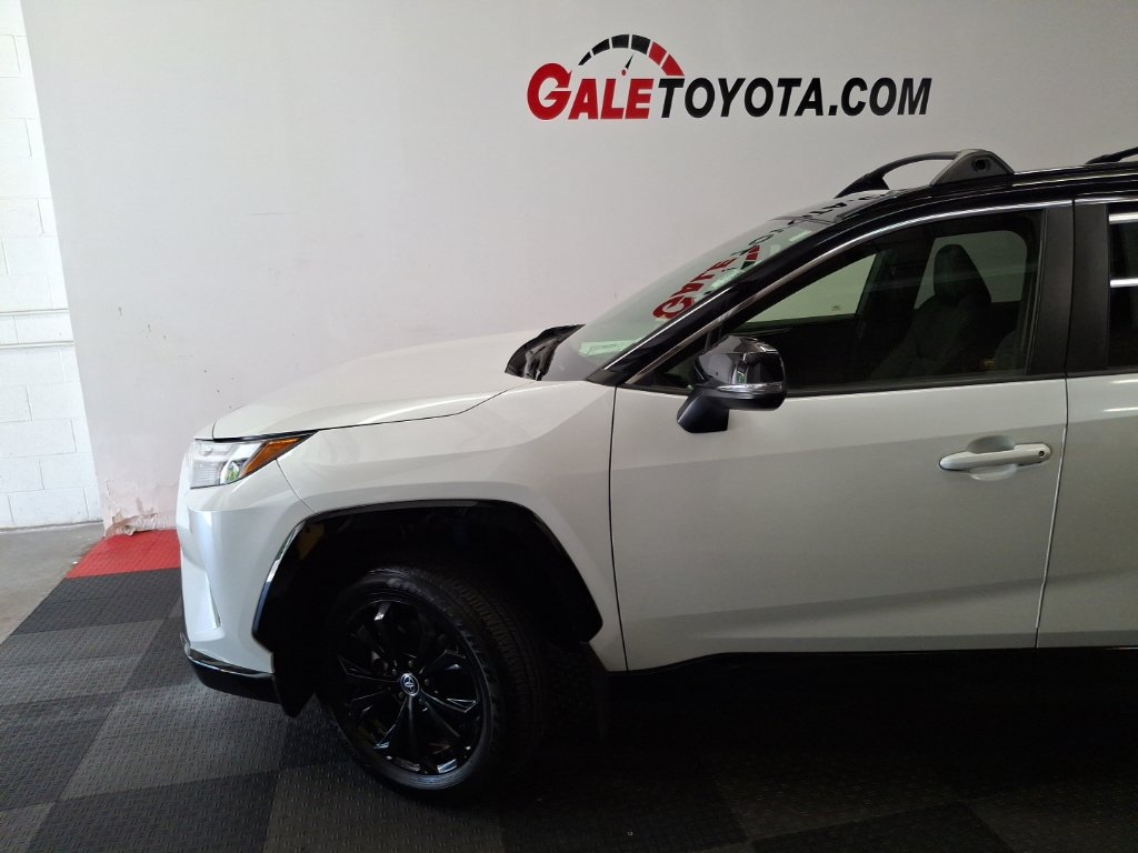 Used 2023 Toyota RAV4 XSE w/ XSE Grade Weather Package AWD/4WD image 5