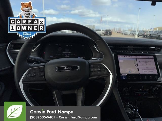 Used 2025 Jeep Grand Cherokee Limited w/ Black Appearance Package AWD/4WD image 10