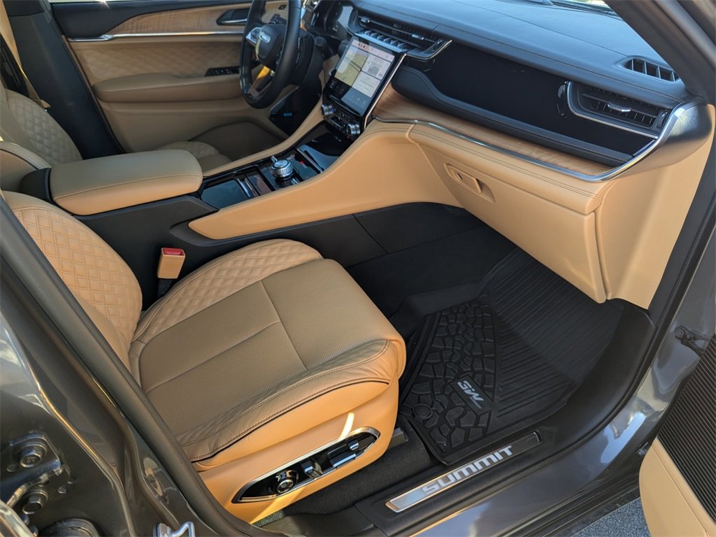 Used 2022 Jeep Grand Cherokee Summit image 12