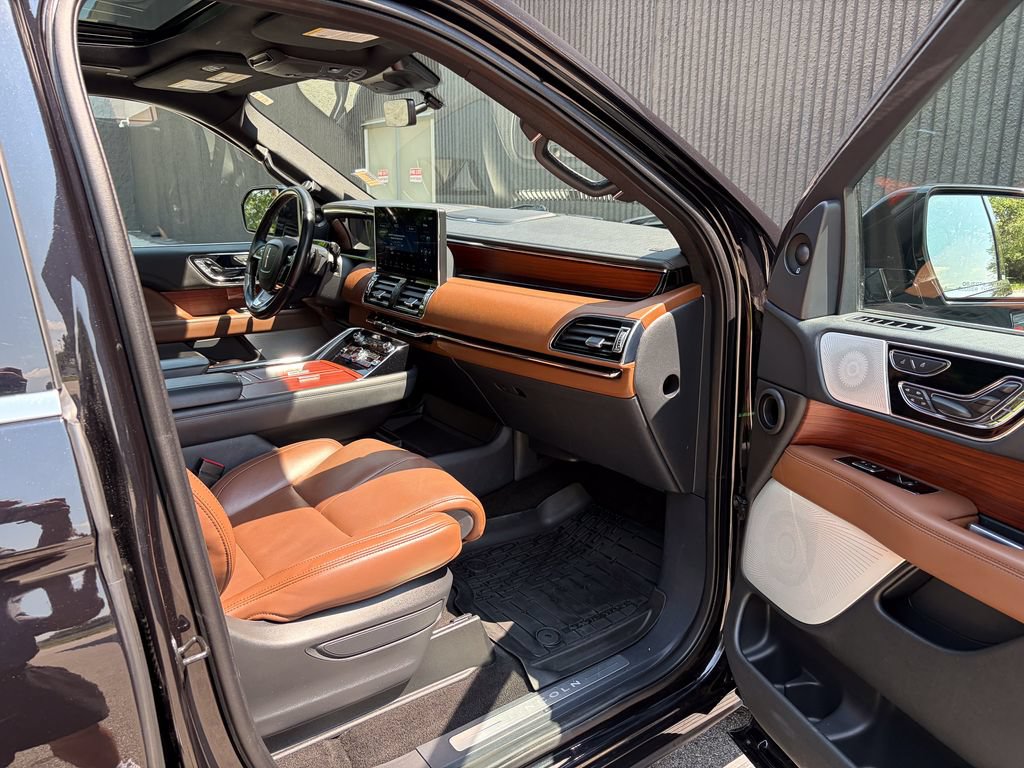 Certified 2022 Lincoln Navigator L Reserve AWD/4WD image 39