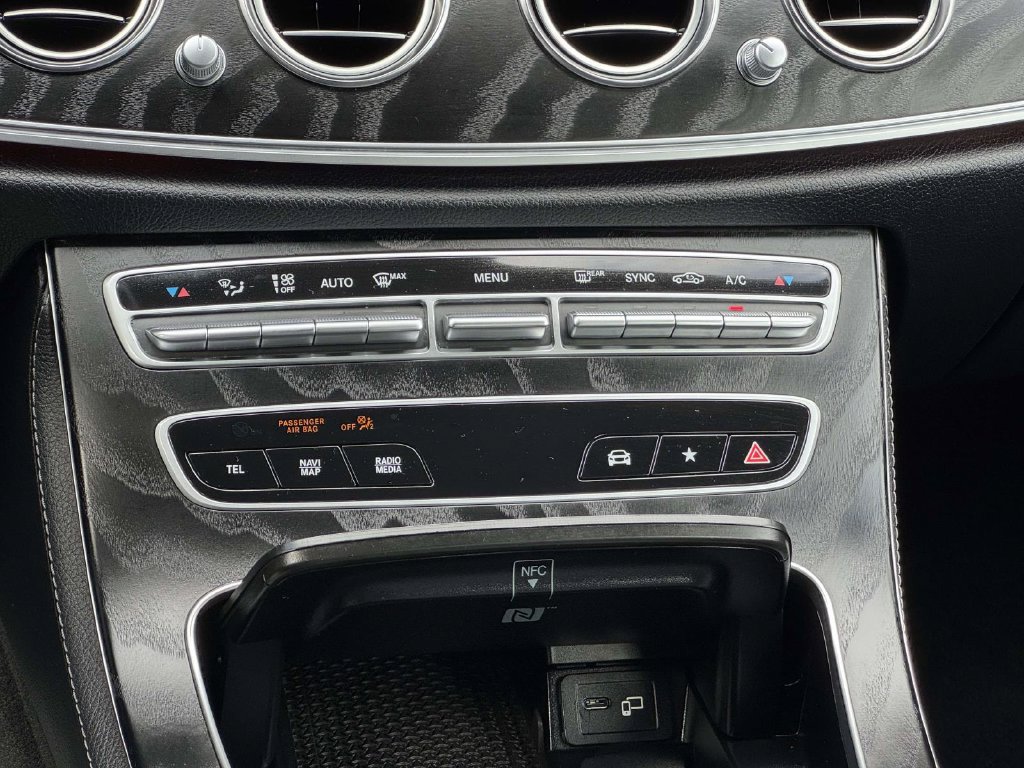 Used 2023 Mercedes-Benz E 350 4MATIC Sedan image 19