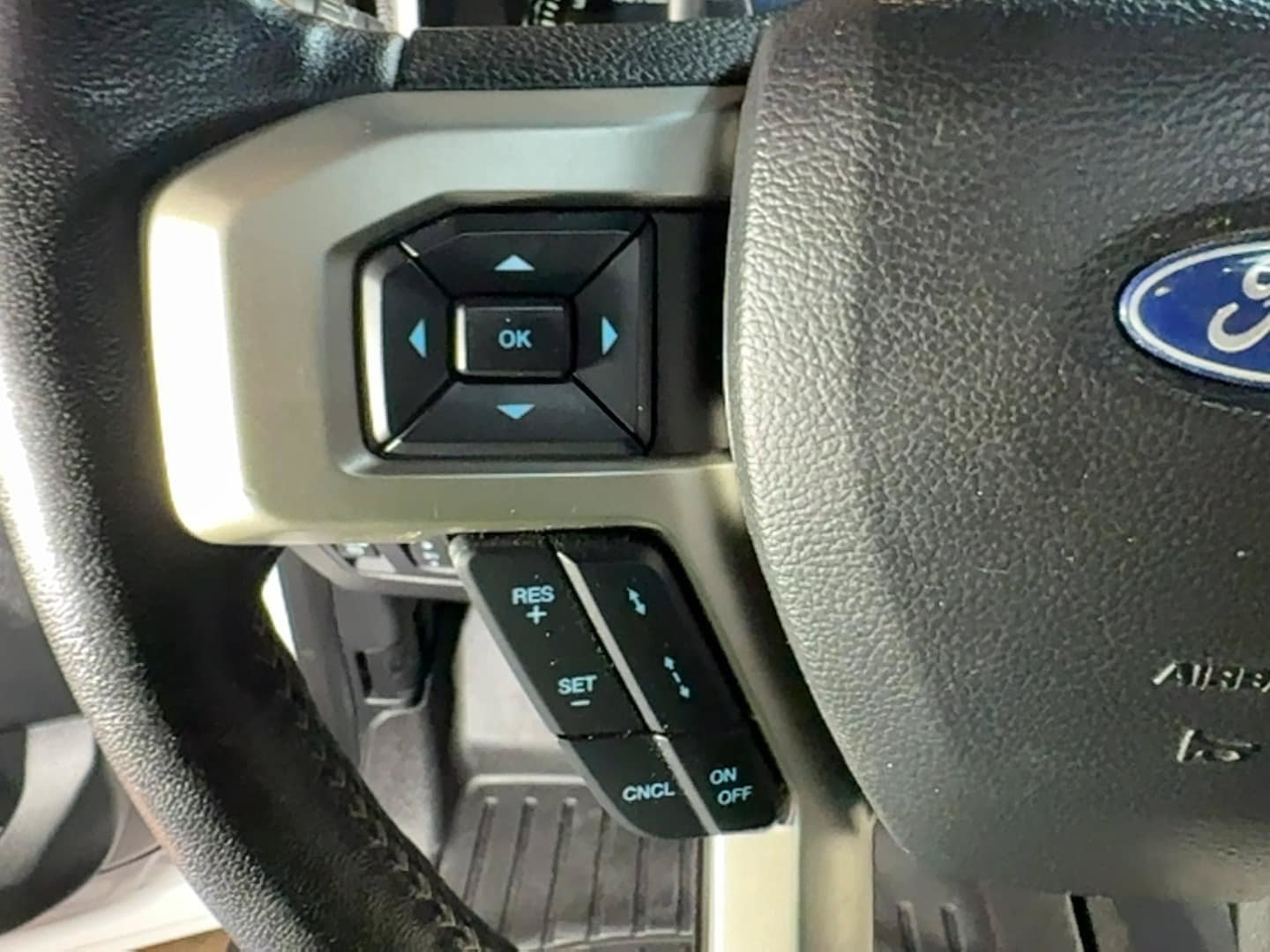 Used 2020 Ford F150 Lariat w/ Equipment Group 502A Luxury AWD/4WD image 25