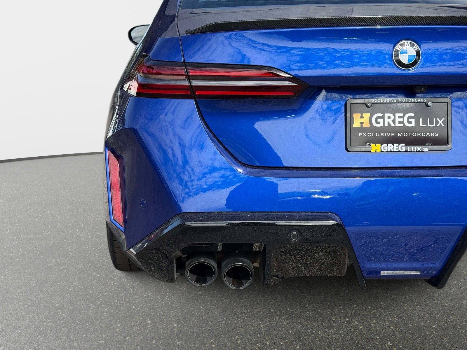 Used 2025 BMW M5 w/ Carbon Package image 23