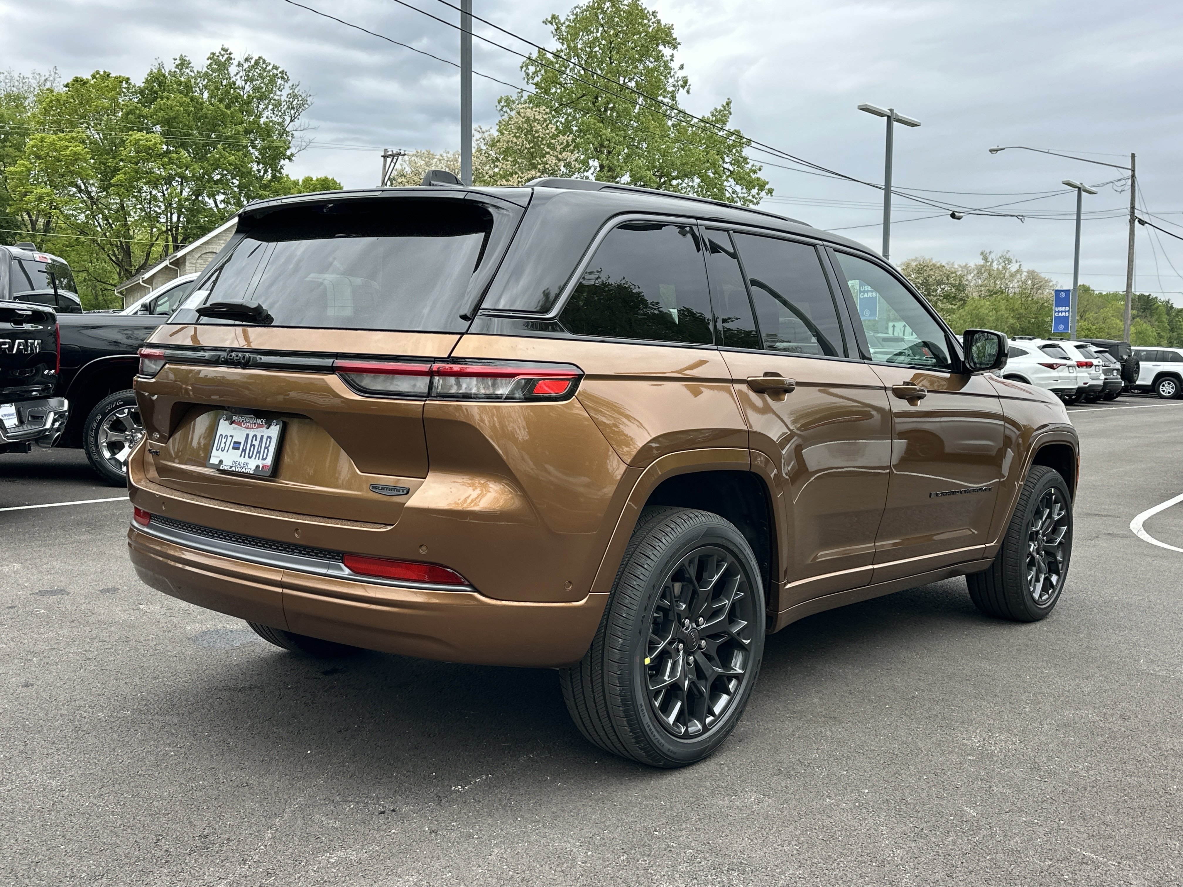 New 2026 Jeep Grand Cherokee Summit w/ Obsidian Package AWD/4WD image 20