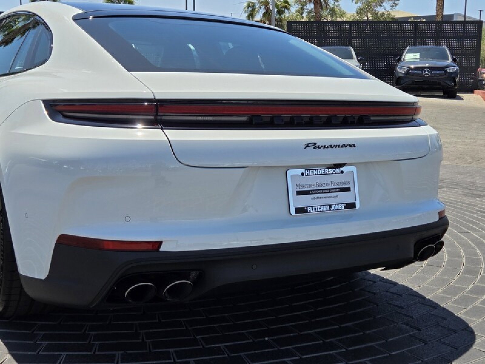 Used 2025 Porsche Panamera image 4