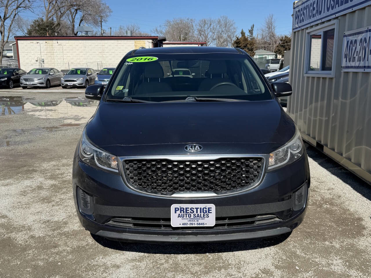 Used 2016 Kia Sedona LX w/ LX Convenience Package FWD image 2