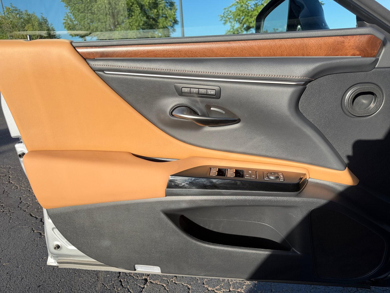 Used 2024 Lexus ES 300h w/ Premium Package FWD image 13