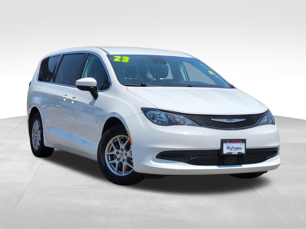 Used 2023 Chrysler Voyager LX FWD image 2