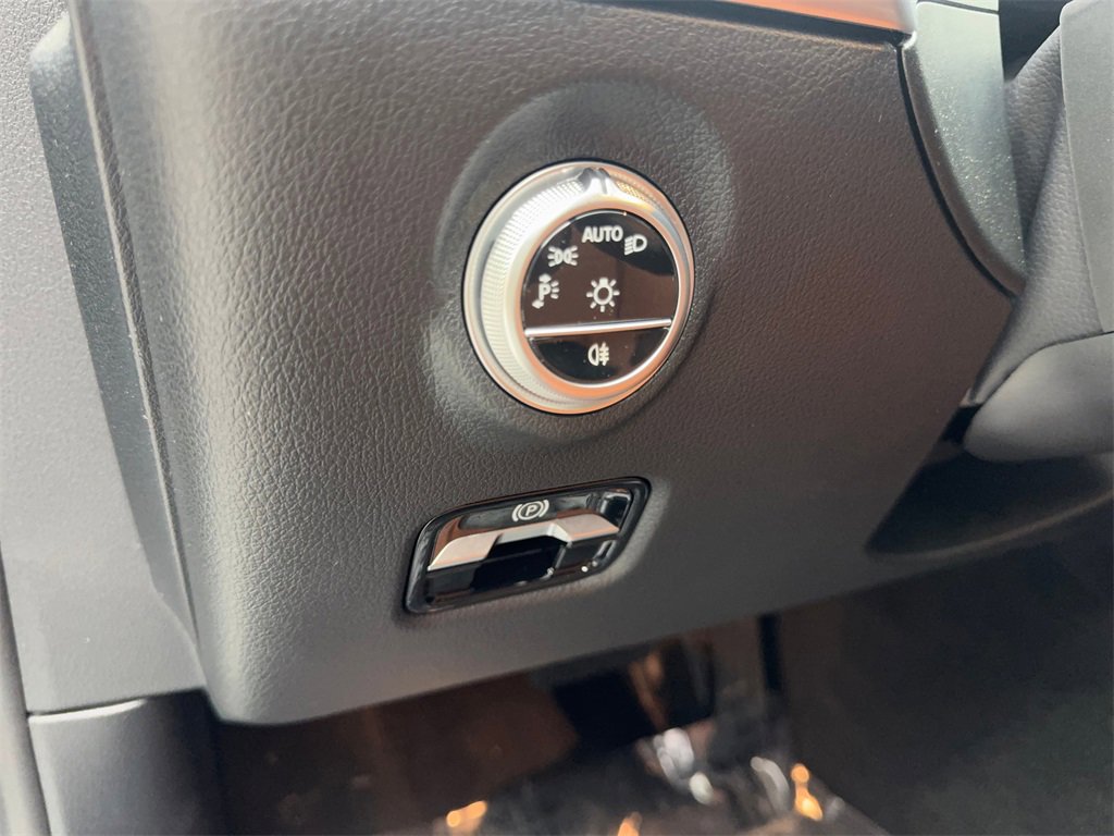 Used 2025 Mercedes-Benz C 300 Sedan image 52