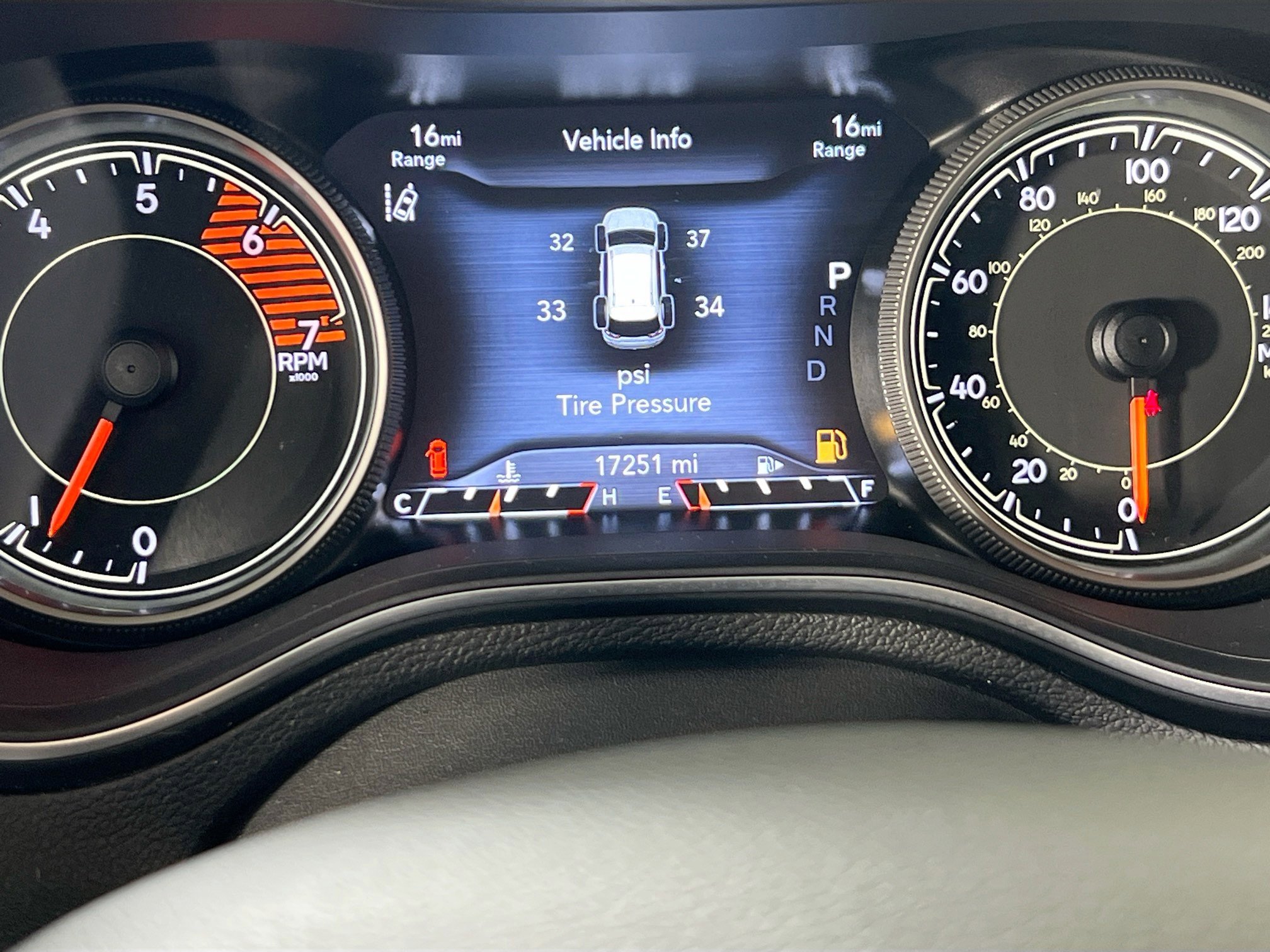 Used 2022 Jeep Cherokee Limited w/ Mopar Interior Package image 12