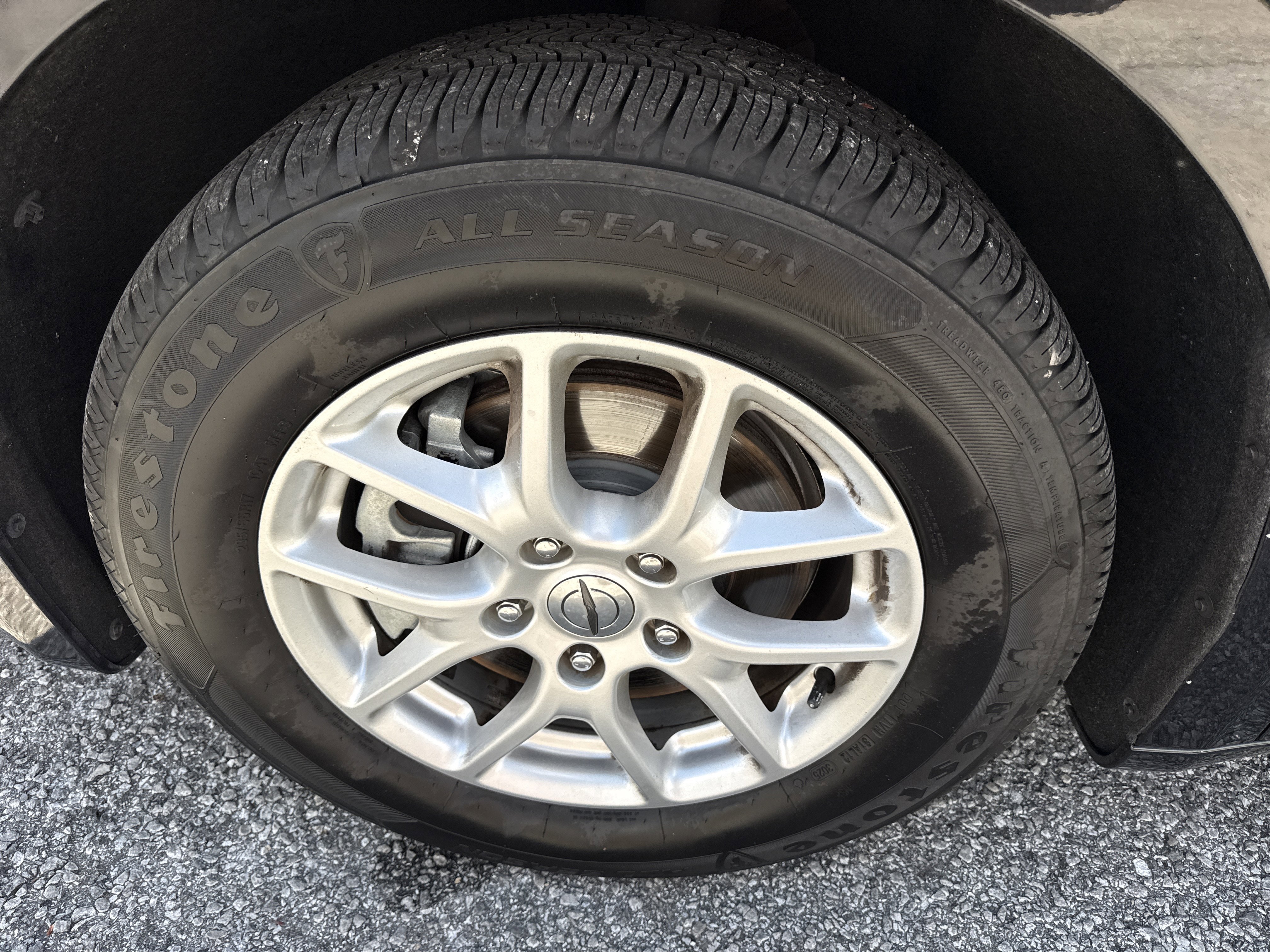 Used 2022 Chrysler Voyager LX image 42