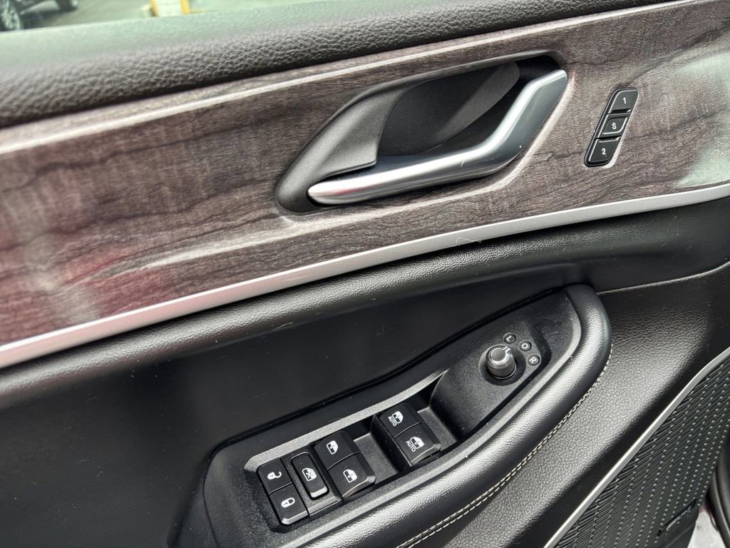 Used 2021 Jeep Grand Cherokee L Limited image 16