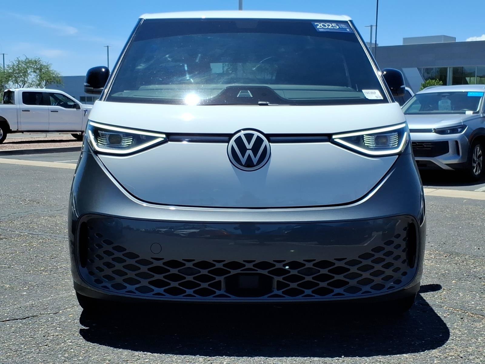 Certified 2025 Volkswagen ID. Buzz Pro S RWD image 2