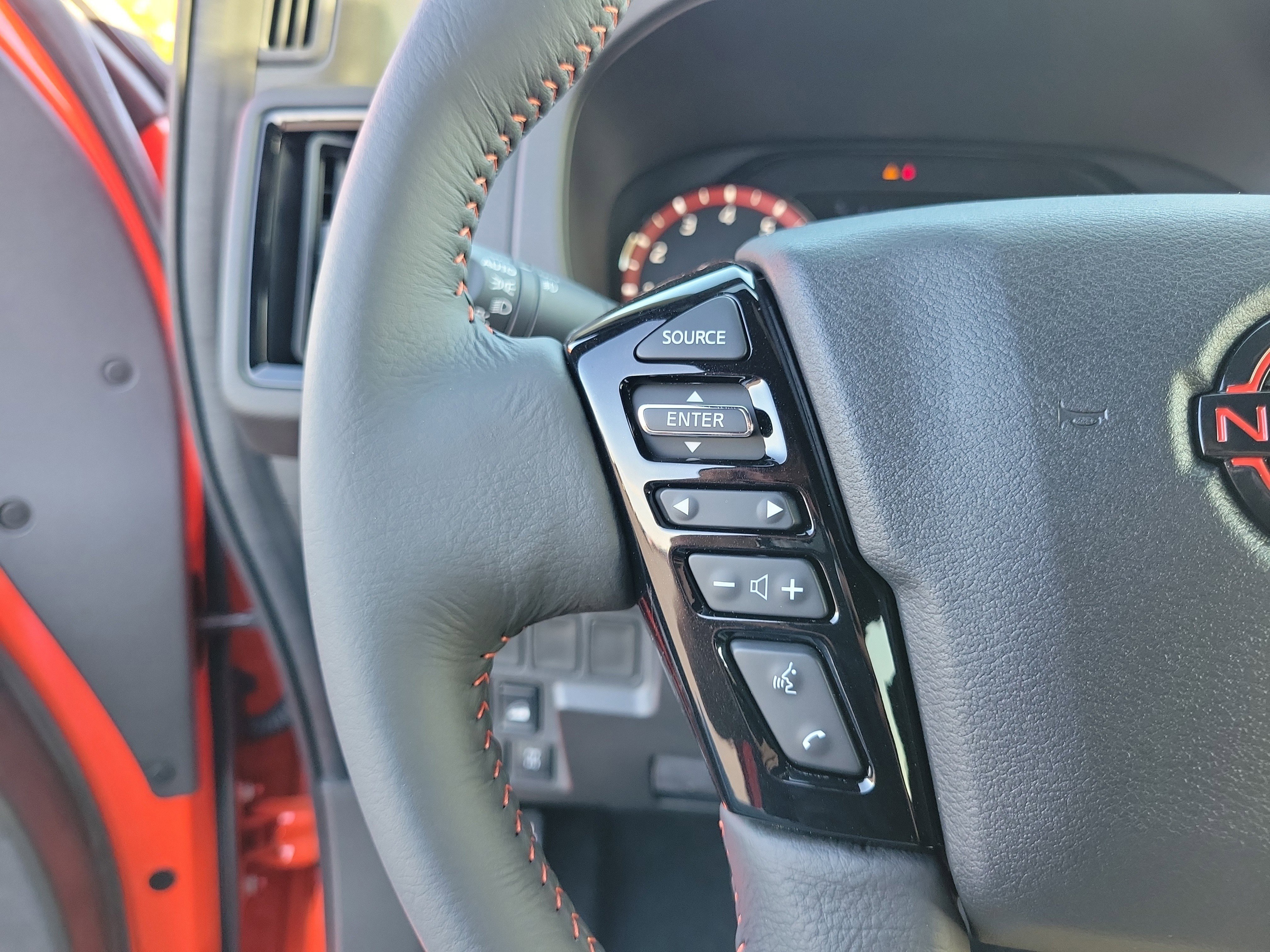 New 2025 Nissan Frontier PRO-4X w/ Interior Protection Package image 22