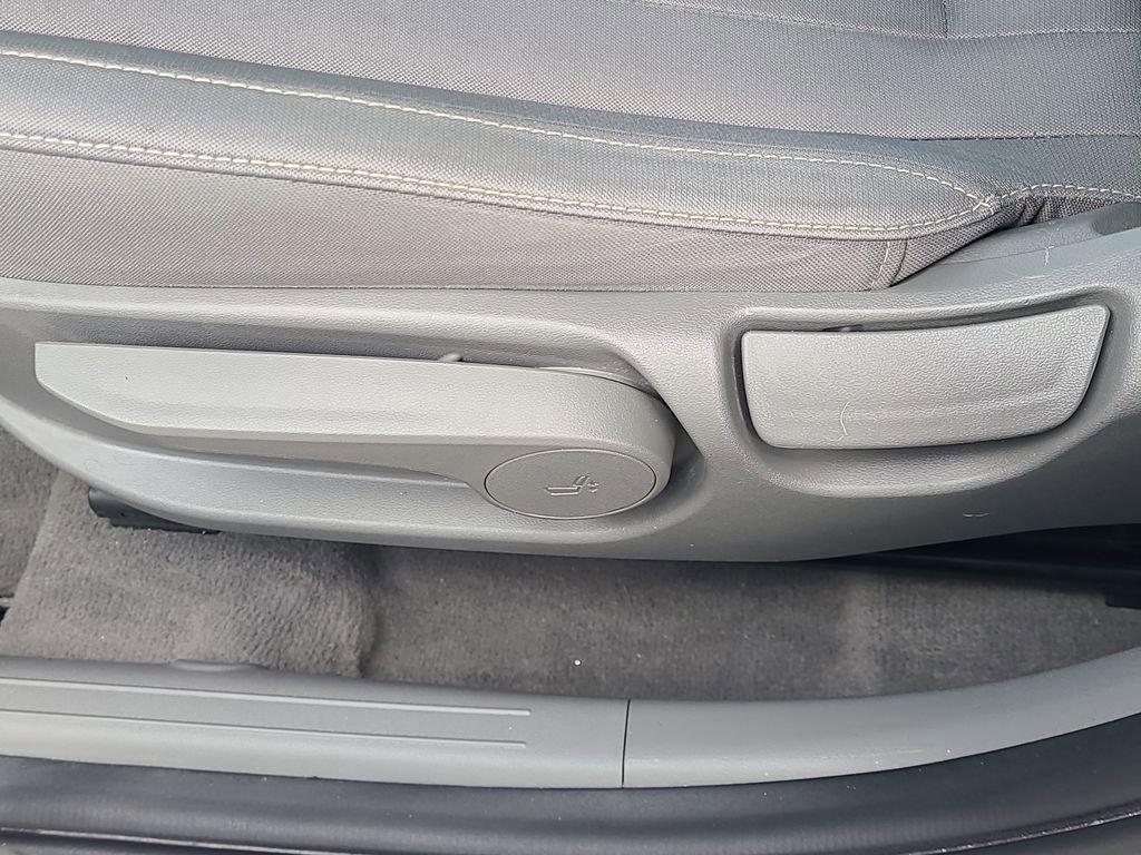 Used 2022 Hyundai Elantra SEL w/ Convenience Package FWD image 16