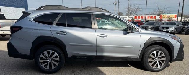 Used 2024 Subaru Outback Premium image 6