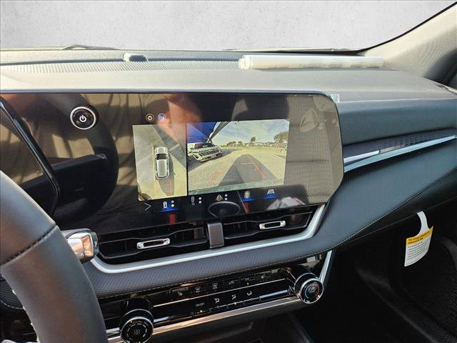 Used 2026 Chevrolet Equinox LT w/ Safety and Technology Package FWD image 14