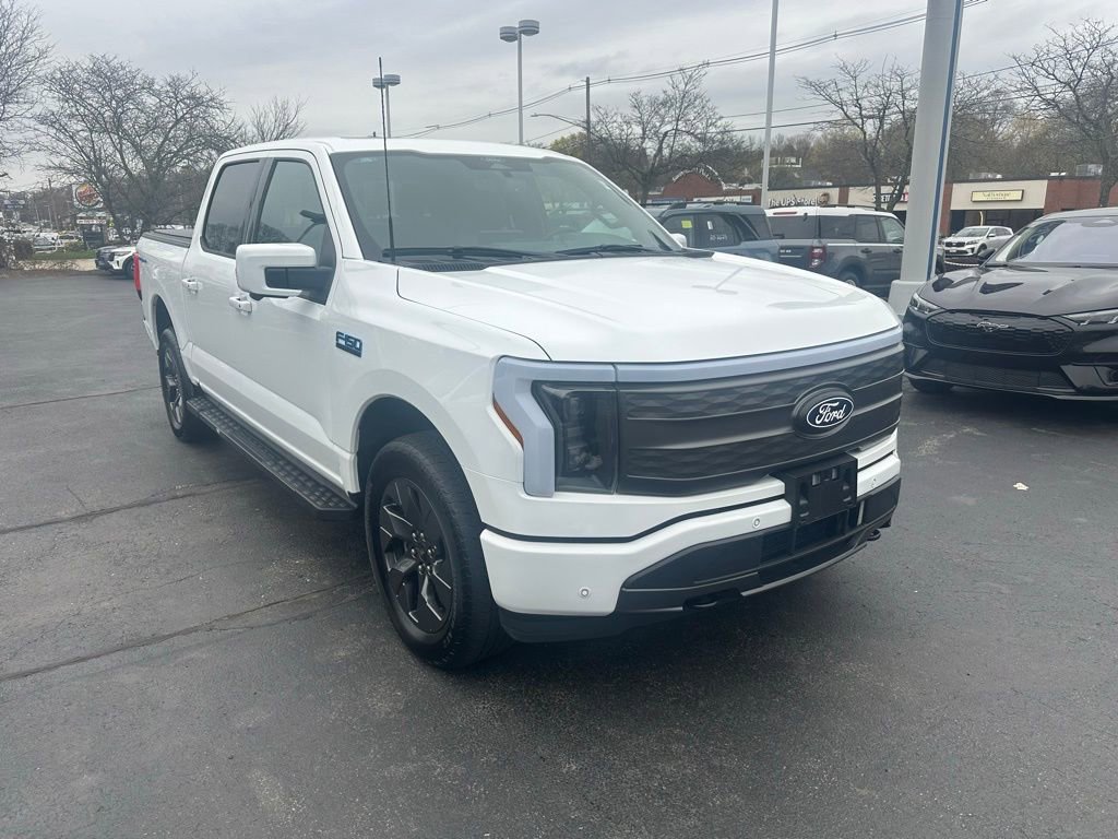 Used 2025 Ford F150 Lightning Lariat AWD/4WD image 3