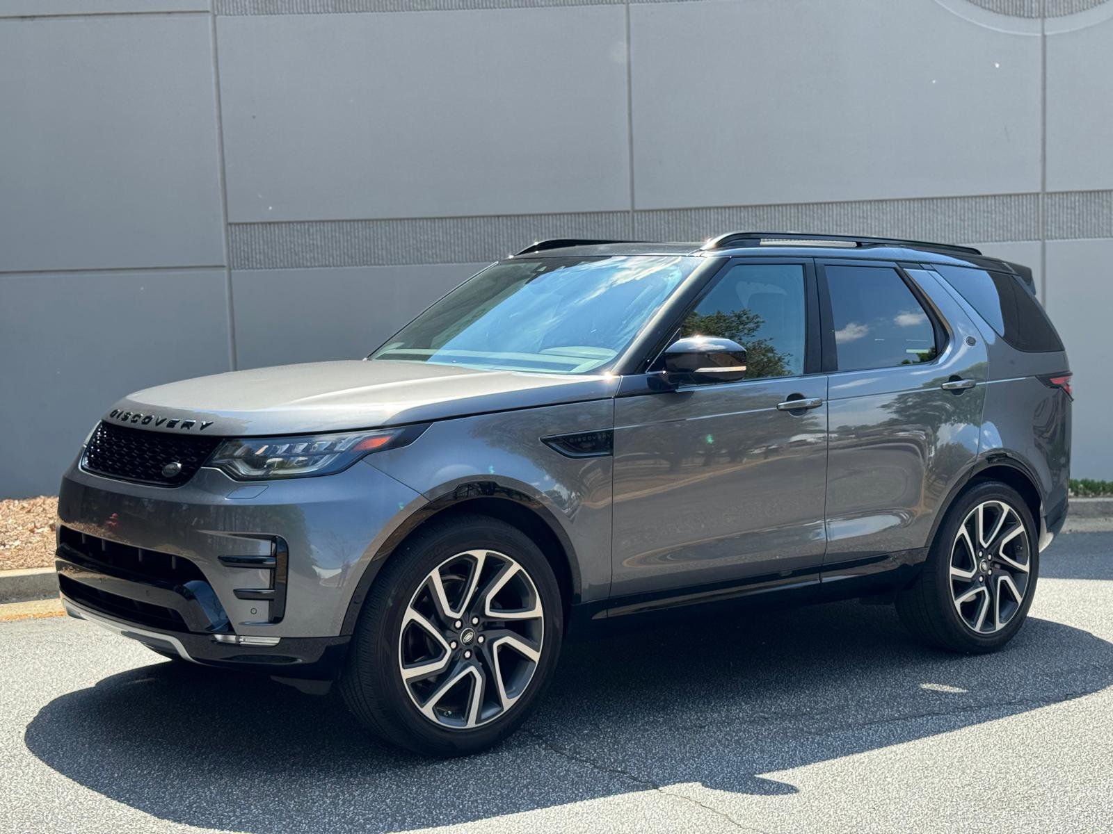 Used 2017 Land Rover Discovery HSE Luxury AWD/4WD image 1