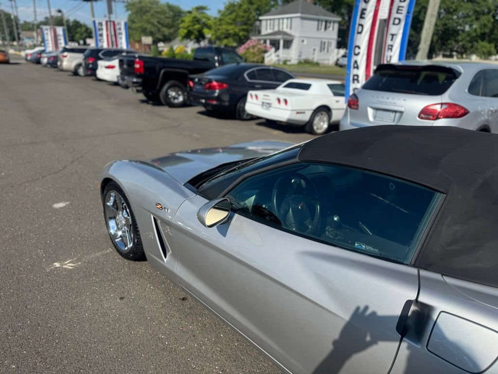 Used 2005 Chevrolet Corvette Convertible w/ Preferred Equipment Group RWD image 12