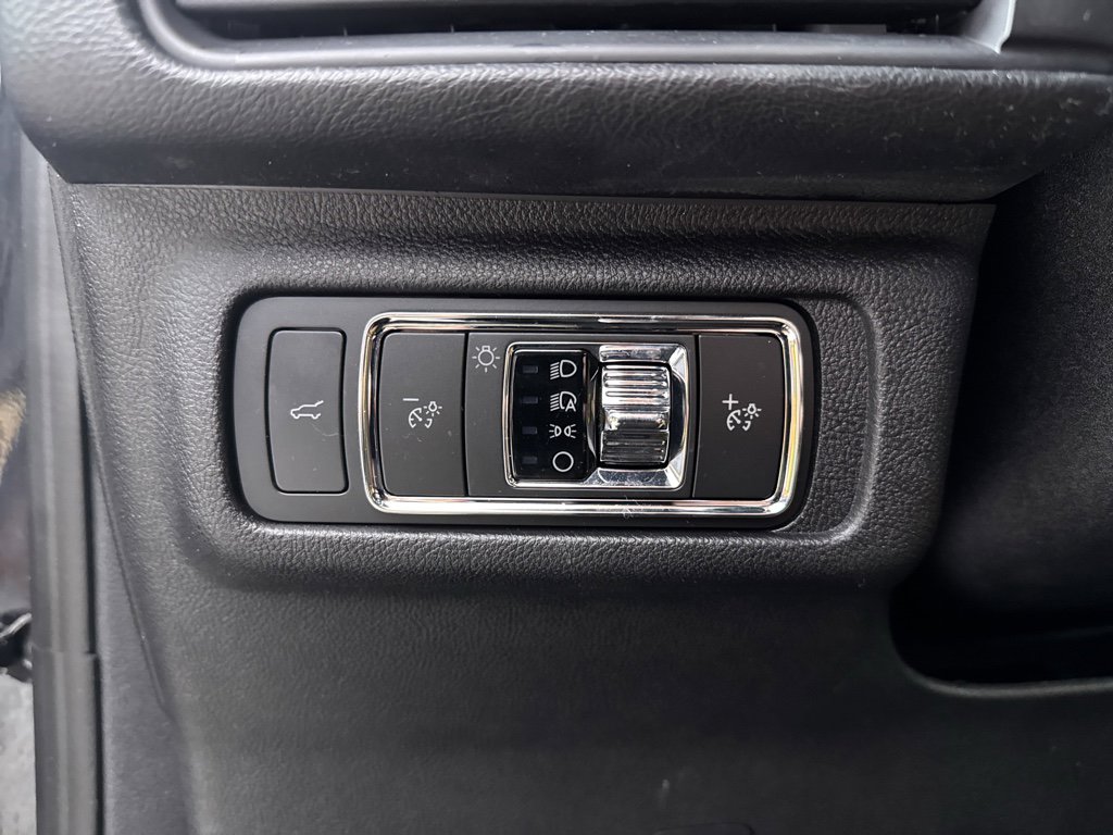 Used 2022 Lincoln Corsair Reserve w/ Equipment Group 201A image 28