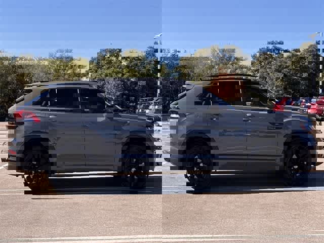 Used 2023 Volkswagen Atlas Cross Sport SEL R-Line image 7