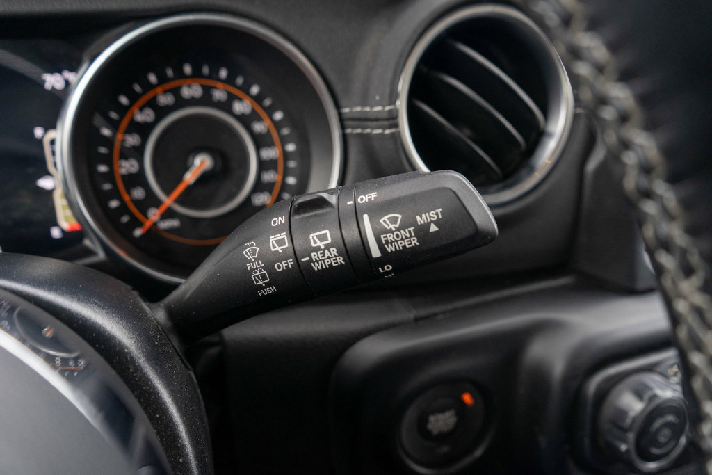 Used 2022 Jeep Wrangler Unlimited Sahara w/ LED Lighting Group AWD/4WD image 27