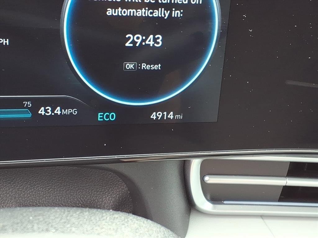 Used 2025 Hyundai Elantra Limited w/ Cargo Package image 20