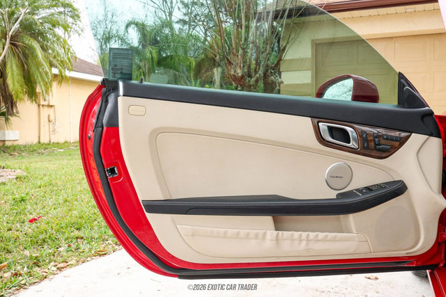 Used 2015 Mercedes-Benz SLK 250 image 44