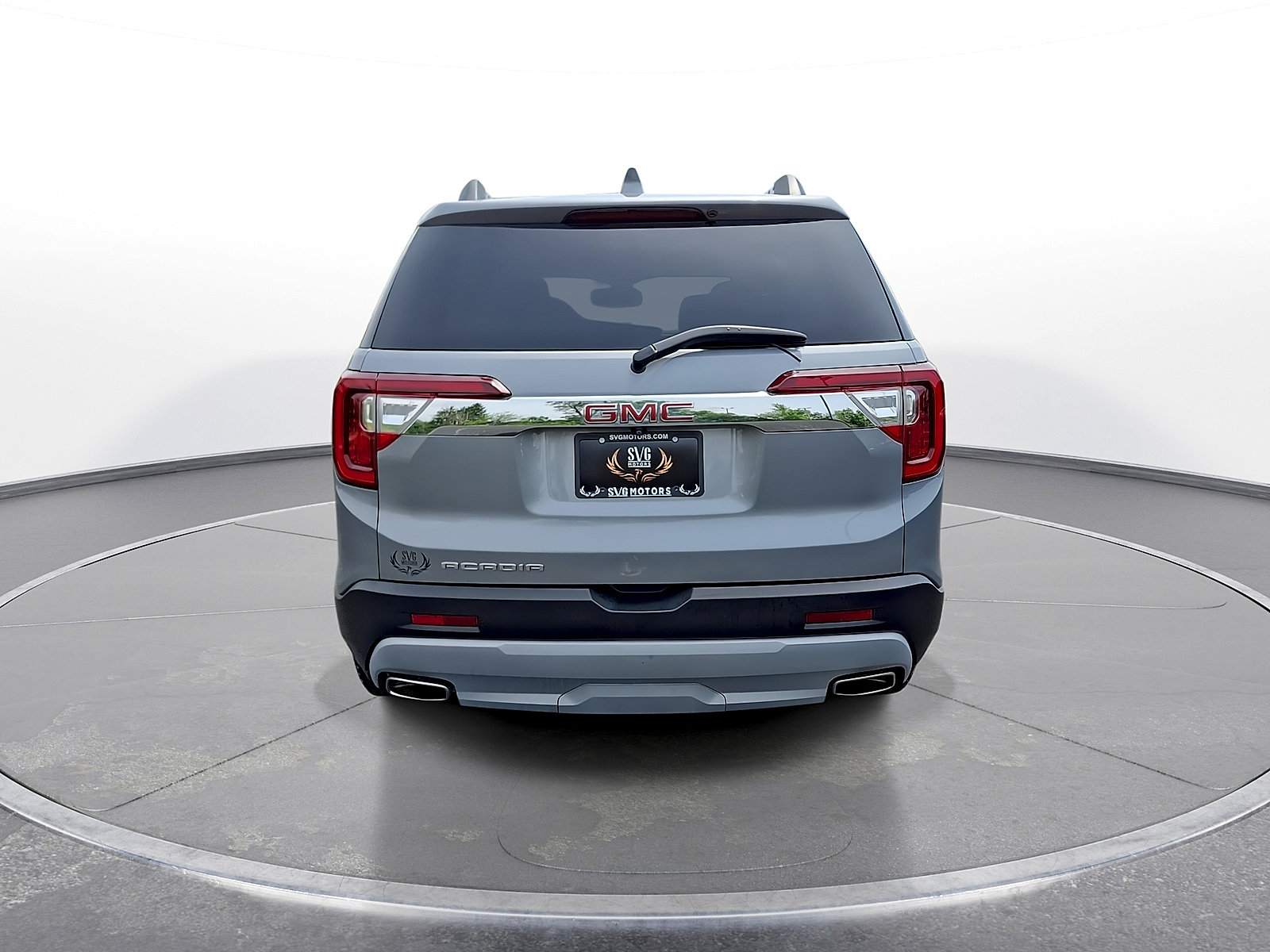 Used 2023 GMC Acadia SLT w/ LPO, Floor Liner Package FWD image 7