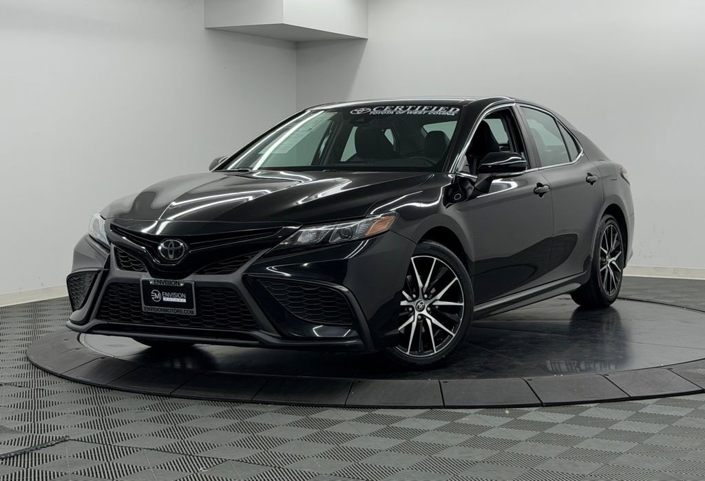 Certified 2022 Toyota Camry SE image 2