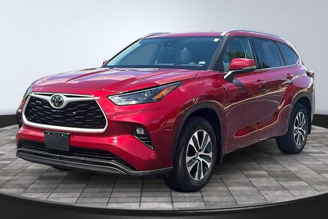 Used 2022 Toyota Highlander XLE