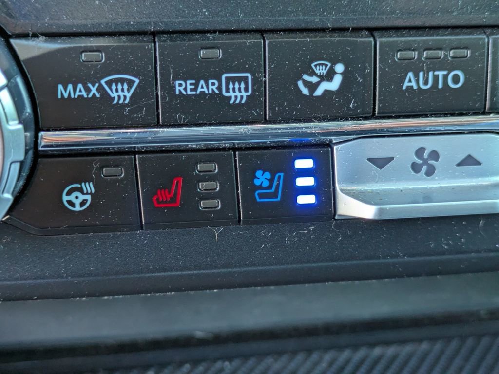 Certified 2024 Ford F350 Limited w/ FX4 Off-Road Package image 21