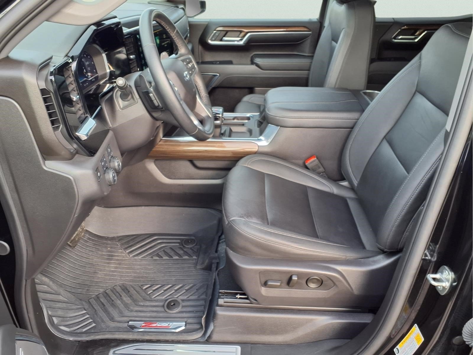 Used 2024 Chevrolet Silverado 1500 LT Trail Boss w/ Convenience Package II AWD/4WD image 21