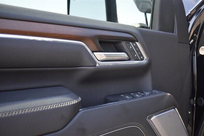 Used 2024 GMC Sierra 3500 Denali w/ Denali Reserve Package image 15