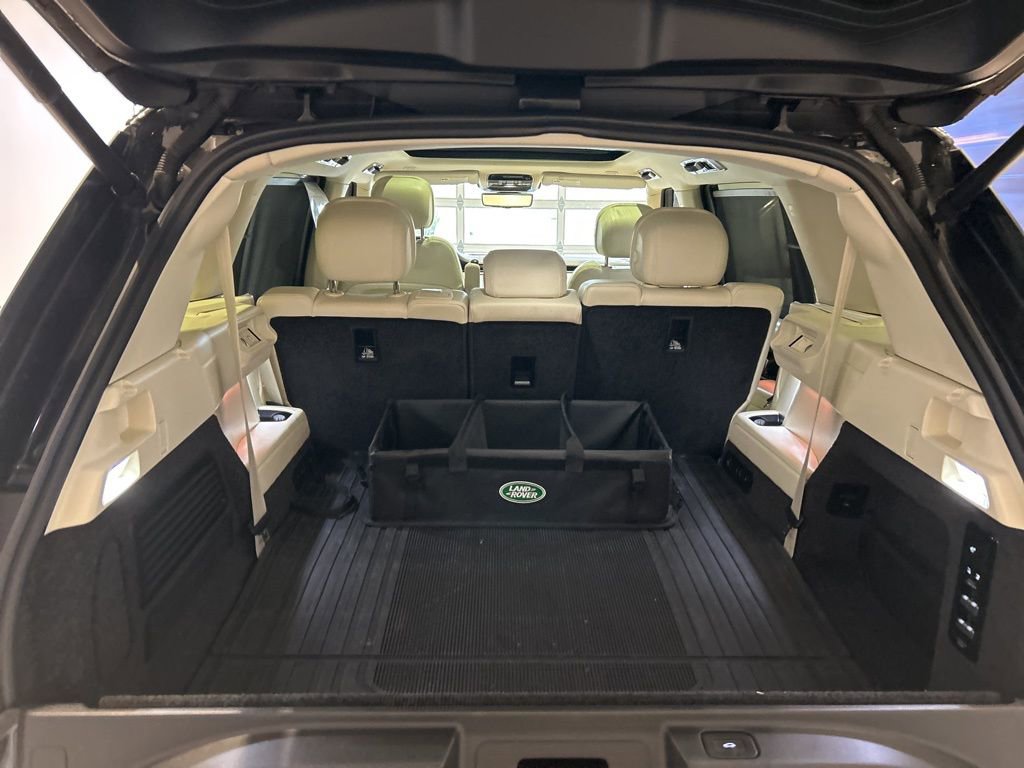 Used 2024 Land Rover Range Rover Long Wheelbase SE image 17