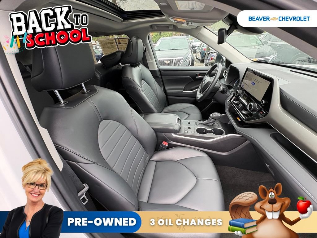 Used 2025 Toyota Highlander XLE AWD/4WD image 30