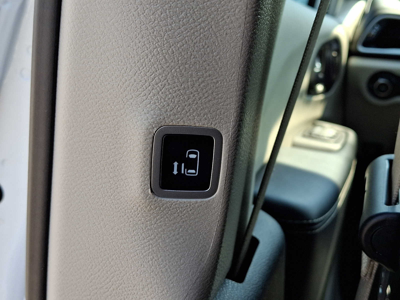 Certified 2023 Chrysler Pacifica Touring-L FWD image 14