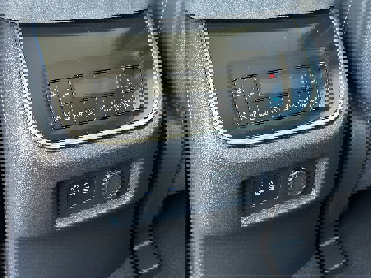 New 2026 INFINITI QX80 Luxe w/ Cargo Package image 17