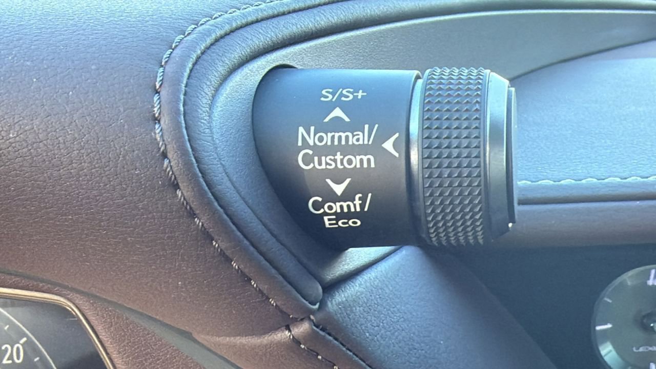 Used 2019 Lexus LS 500 AWD w/ Accessory Package (Z2) image 24