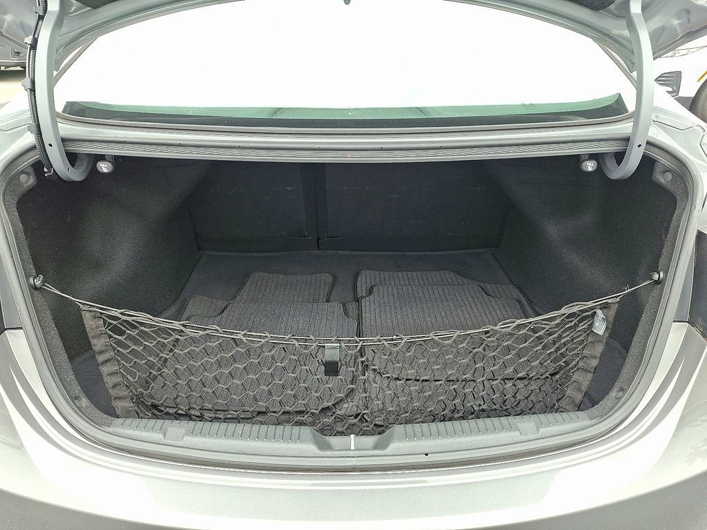 Used 2013 Hyundai Elantra GLS w/ Preferred Pkg FWD image 29