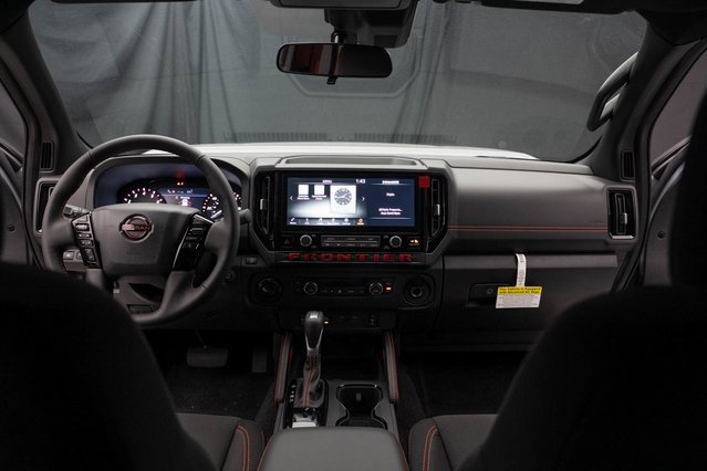 Used 2025 Nissan Frontier PRO-4X w/ Pro Convenience Package image 25