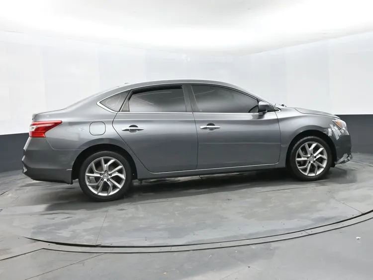 Used 2019 Nissan Sentra SV image 4